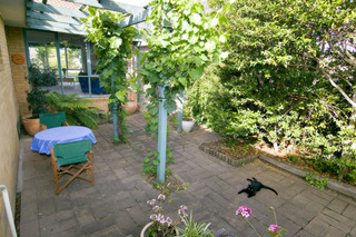 Entertaining area (2009-12-01)