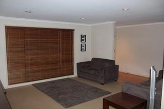 Lounge (2011-06-28)