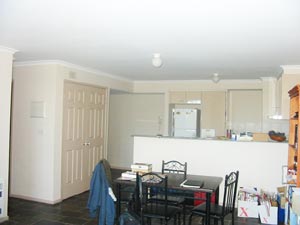 Dining (2003-12-04)