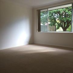 Lounge Room (2015-05-22)