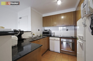 Kitchen (2011-04-06)