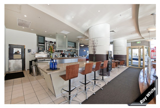 'Waldorf On London' Bar (2012-07-23)