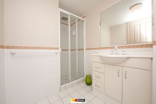 Bathroom (2013-10-03)