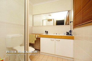 Ensuite for bed 2 (2012-02-17)