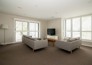 Lounge Room (2013-12-09)