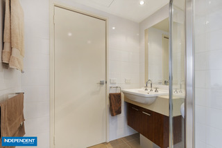 Bathroom (2013-06-06)
