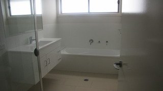 Bathroom (2012-08-28)