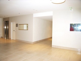 Front foyer (2006-06-05)