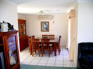 Lounge to Dining (2004-08-17)