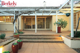 Outdoor terrace (2007-06-22)