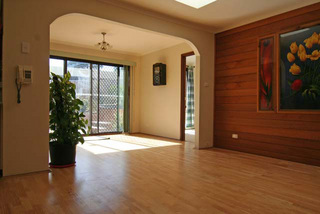 Family room (2006-03-30)