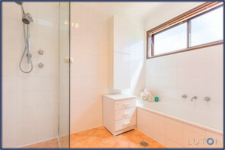 Bathroom (2015-04-07)