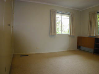 Bed 4 (2001-10-08)
