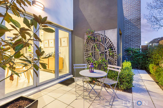 Front Courtyard (2019-03-12)