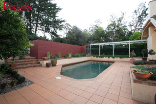 Pool to garden (2007-06-22)