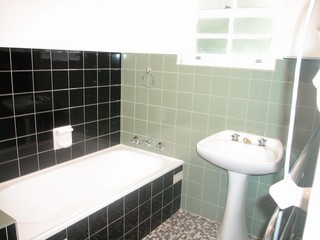 Bathroom (2005-03-07)