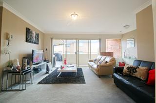 10/66 Kembla Street Wollongong - Living (2015-06-19)