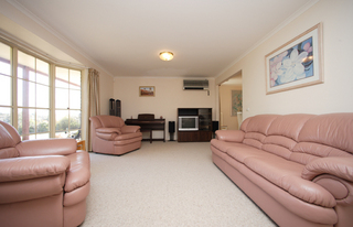 Living room (2006-09-19)