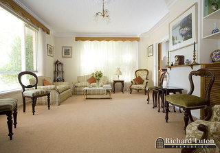 Lounge room (2009-04-16)