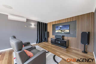 Family Room (2015-10-21)