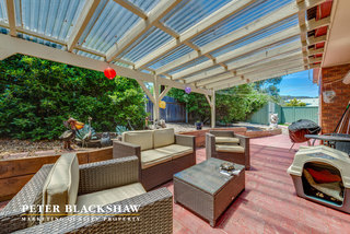 Covered entertaining area (2016-06-02)