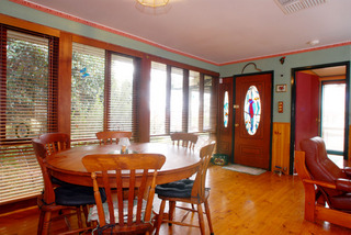 Dining (2006-08-11)