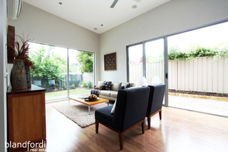 Living Room (2014-04-01)