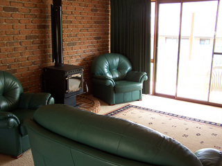 Family room (2005-03-08)