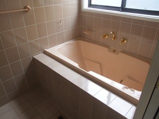 Bathroom (2016-09-30)