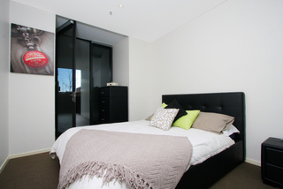 Bedroom 1 (2014-09-22)