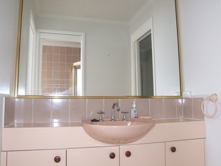 Bathroom (2016-09-30)