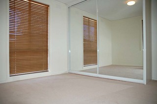 Downstairs Bed 1 (2005-09-22)