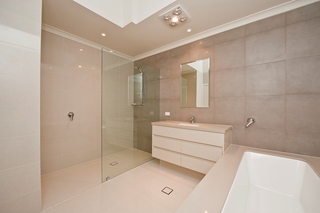 Bathroom (2012-10-19)