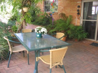 Entertaining area (2004-04-20)