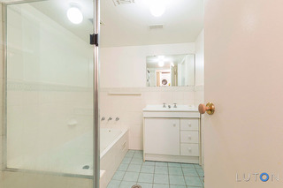 Bathroom (2015-08-26)