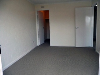 Bedroom 1 (2011-08-22)