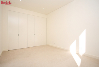 Bedroom 1 (2014-12-26)
