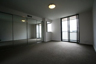 Main bedroom (2012-06-28)