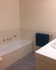 Bathroom (2014-10-13)