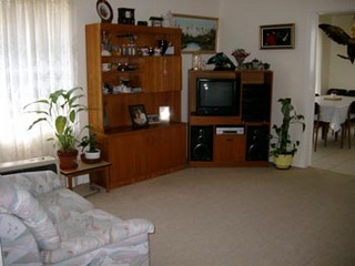 Lounge (2003-10-03)