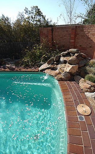 Pool Water feature (2004-10-15)