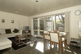 Family room (2006-09-01)
