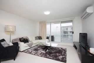 Lounge Room (2011-06-22)