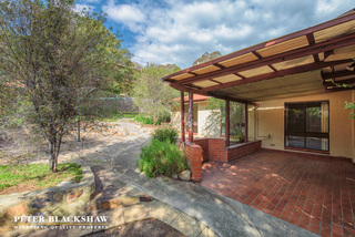 Covered entertaining area (2016-09-15)