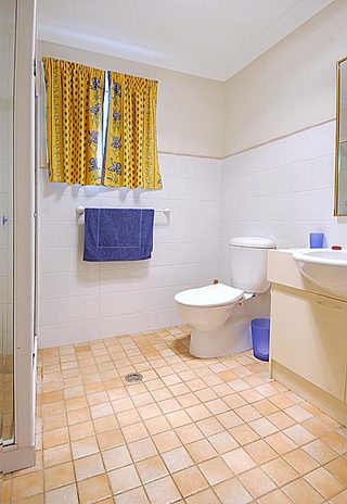 Bathroom (2004-10-14)