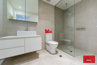 Bathroom (2015-10-16)