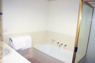 Bathroom (2014-01-21)