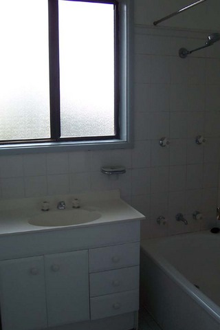 Bathroom (2006-09-12)