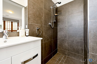 Ensuite to Bedroom Two (2016-02-03)