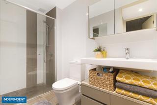 Bathroom (2016-04-20)